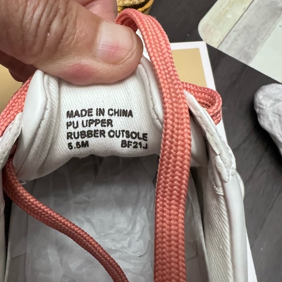 🌹🌹NEW Michael Michael Kors sneakers
(HOST PICK 2/22) - Picture 5 of 9